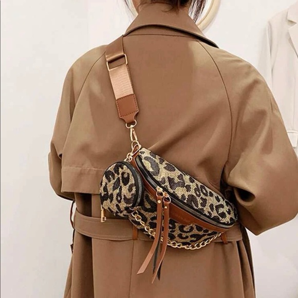 Leopard Print Chain Saddle Bag With Coin Purse - Picture 2 of 6